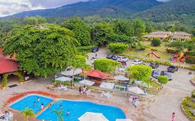 Jarabacoa River Club And Resort